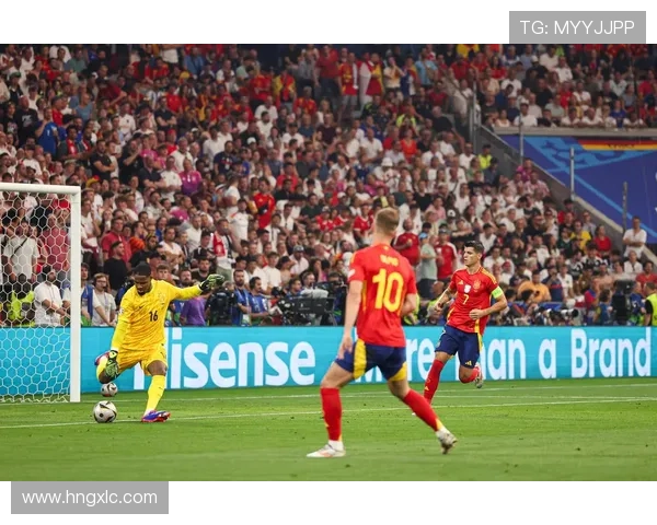 西班牙排球队在国际赛场上表现出色创新高备受关注的配合技巧引领潮流